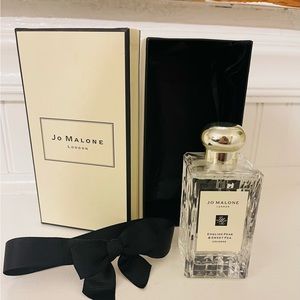New with box Jo Malone 3.4 ounce/100 ml English Pear & Sweet Pea.